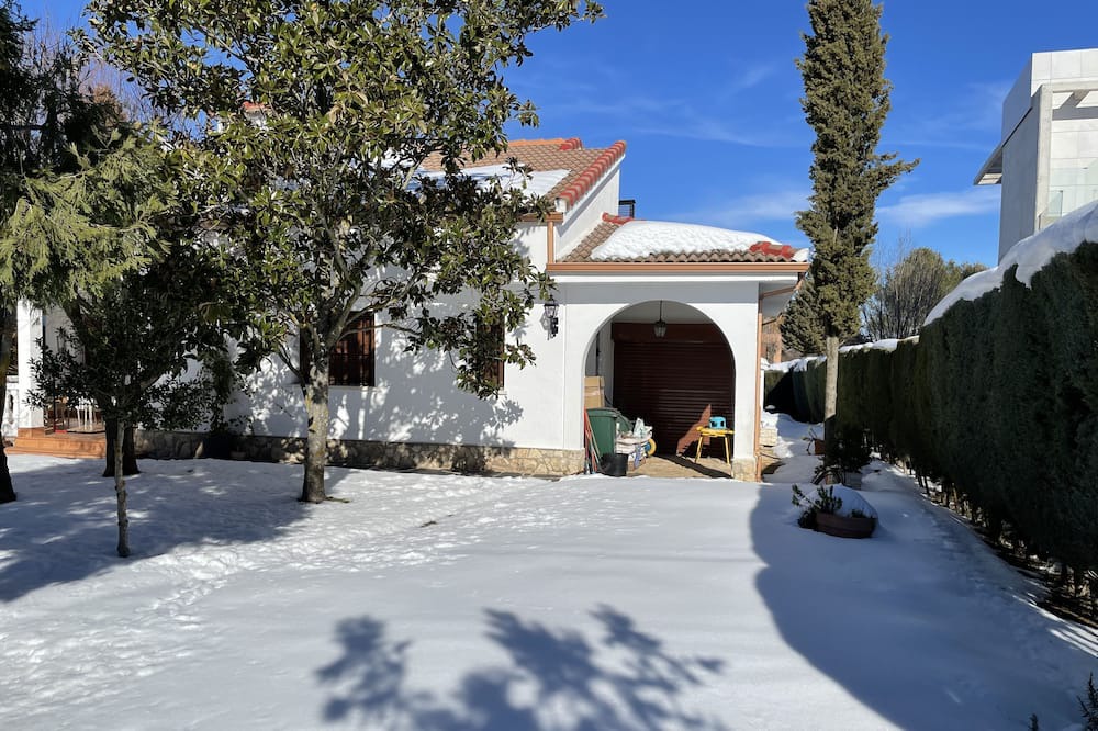 Photo of Outdoor in Chiloeches