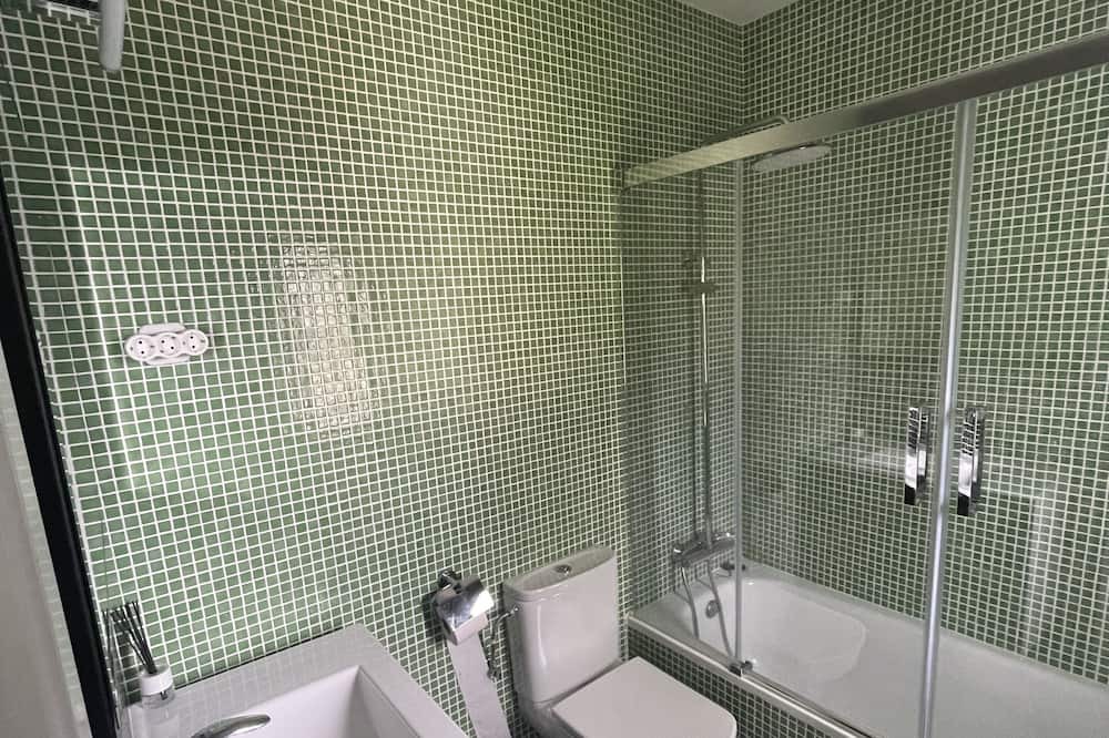 Photo of Bathroom in Chiloeches