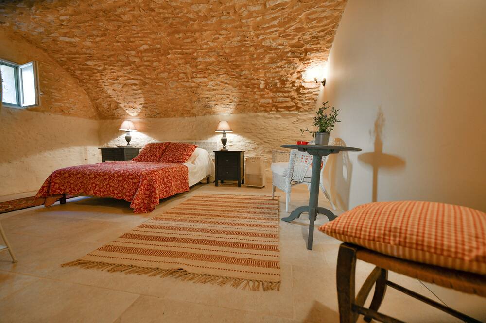 Photo of Bedroom in Saint-Maximin