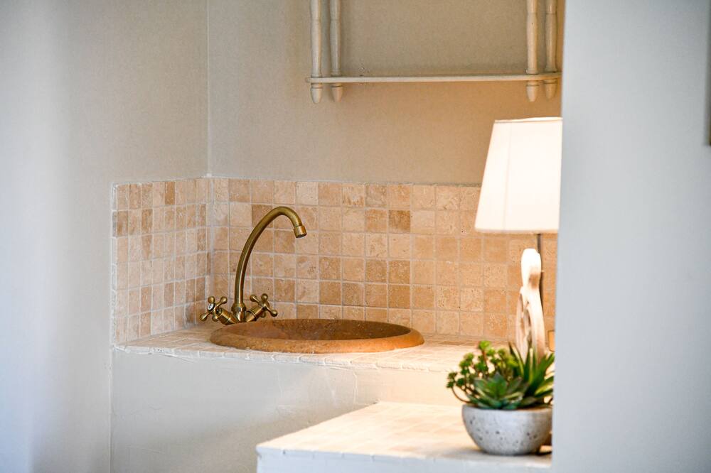 Photo of Bathroom in Saint-Maximin