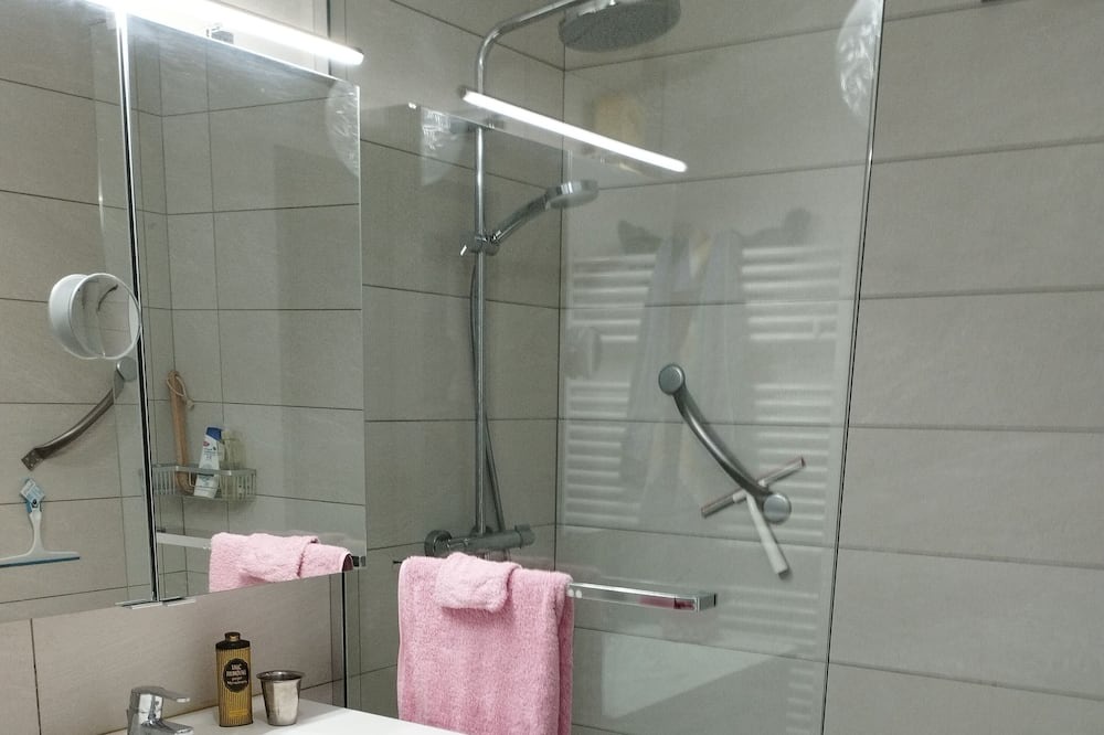 Photo of Bathroom in Chateaurenard