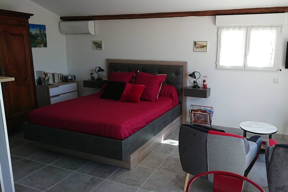 Photo of Bedroom in Saint-Maximin