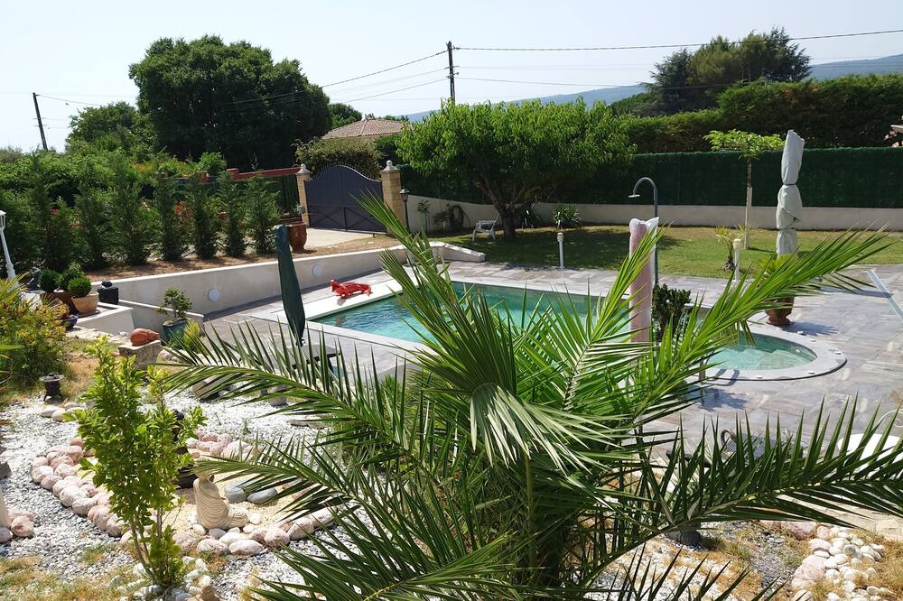 Photo of Outdoor in Saint-Maximin