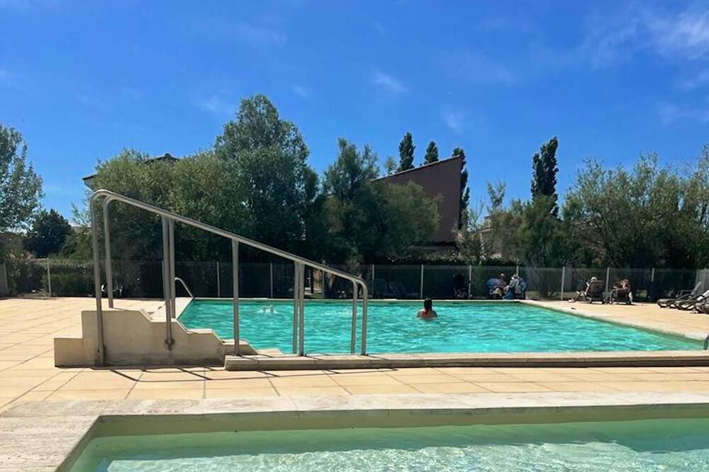 Photo of Outdoor in Saint-Saturnin-les-Avignon