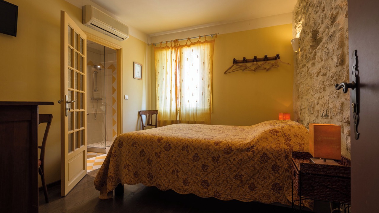 Photo of Bedroom in Saint-Etienne-du-Gres