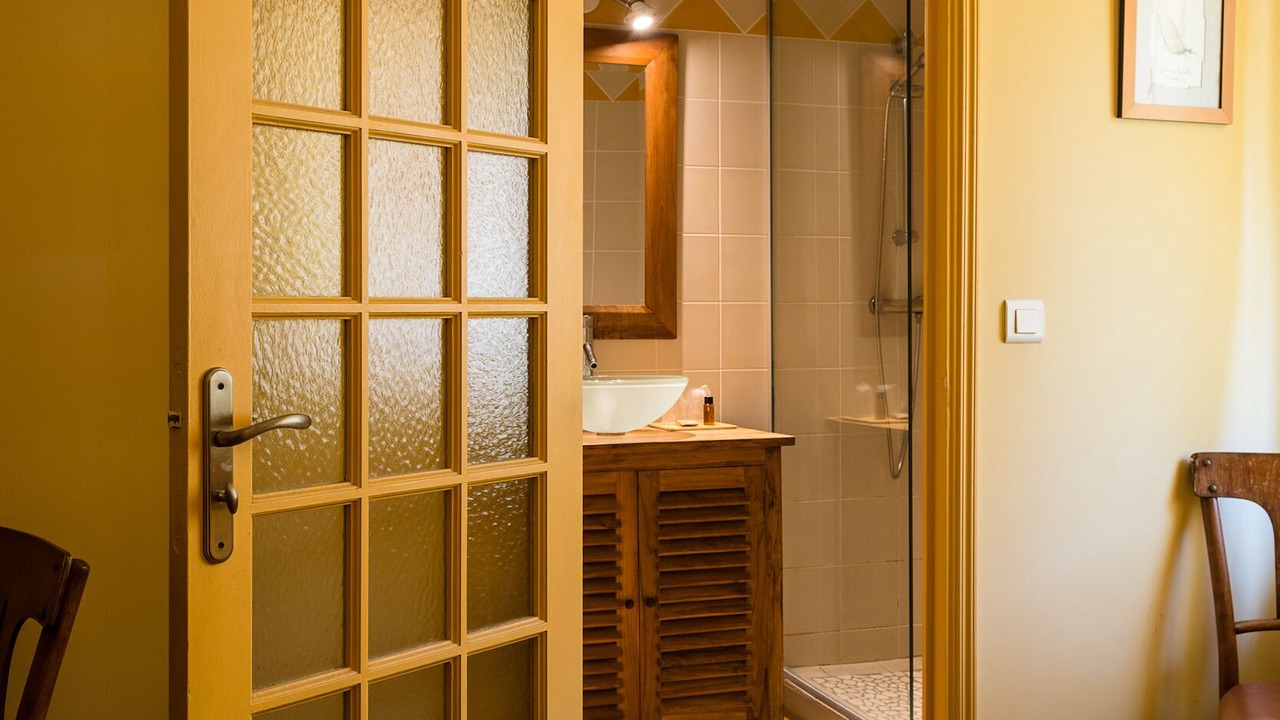 Photo of Bathroom in Saint-Etienne-du-Gres