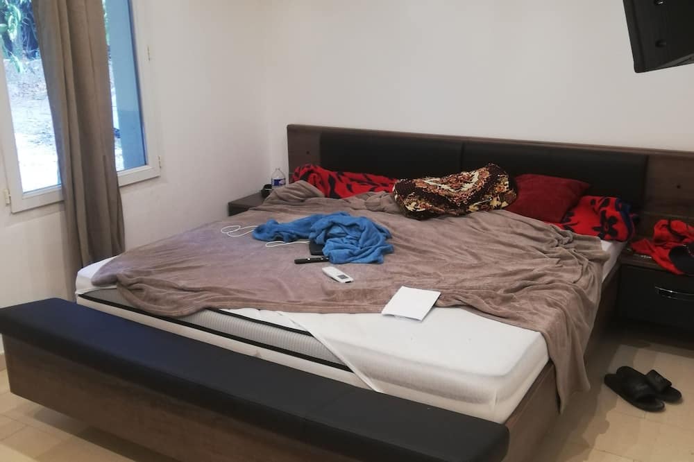 Photo of Bedroom in Montfavet