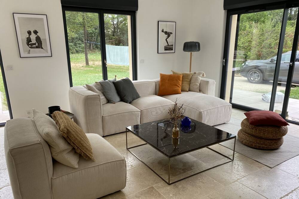 Photo of Livingroom in Saint-Andre-de-Roquepertuis