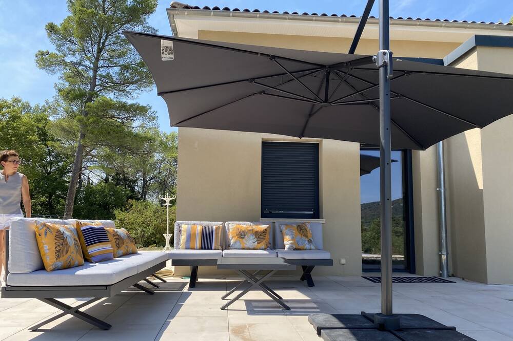 Photo of Outdoor in Saint-Andre-de-Roquepertuis
