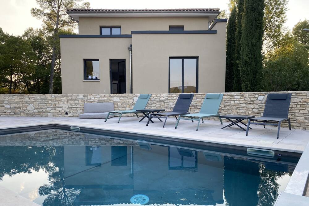 Photo of Outdoor in Saint-Andre-de-Roquepertuis