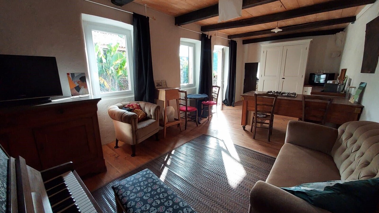 Photo of Livingroom in Vesseaux