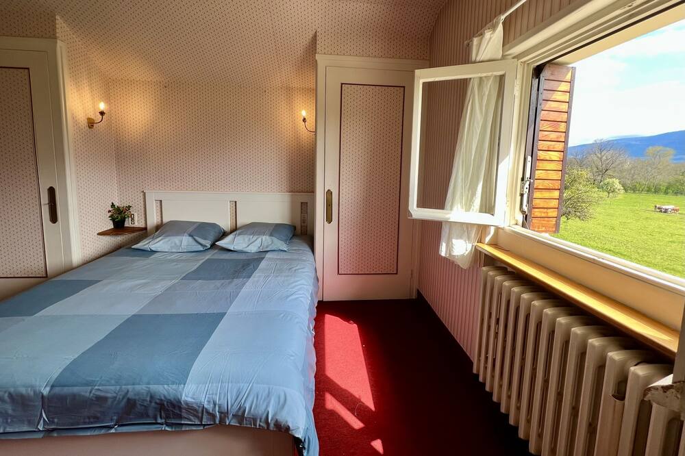 Photo of Bedroom in Champagne-en-Valromey