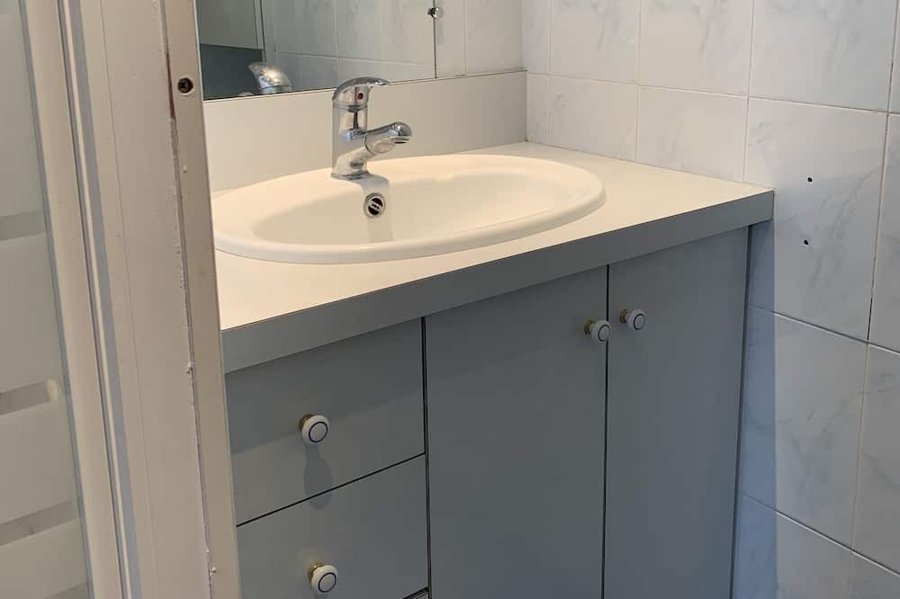 Photo of Bathroom in Champagne-en-Valromey