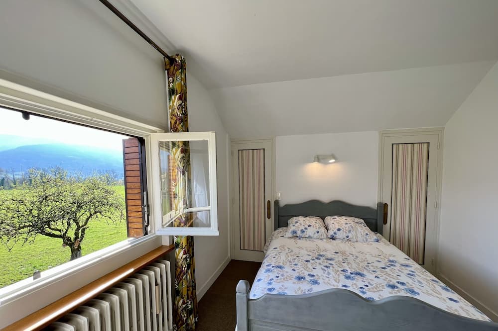 Photo of Bedroom in Champagne-en-Valromey