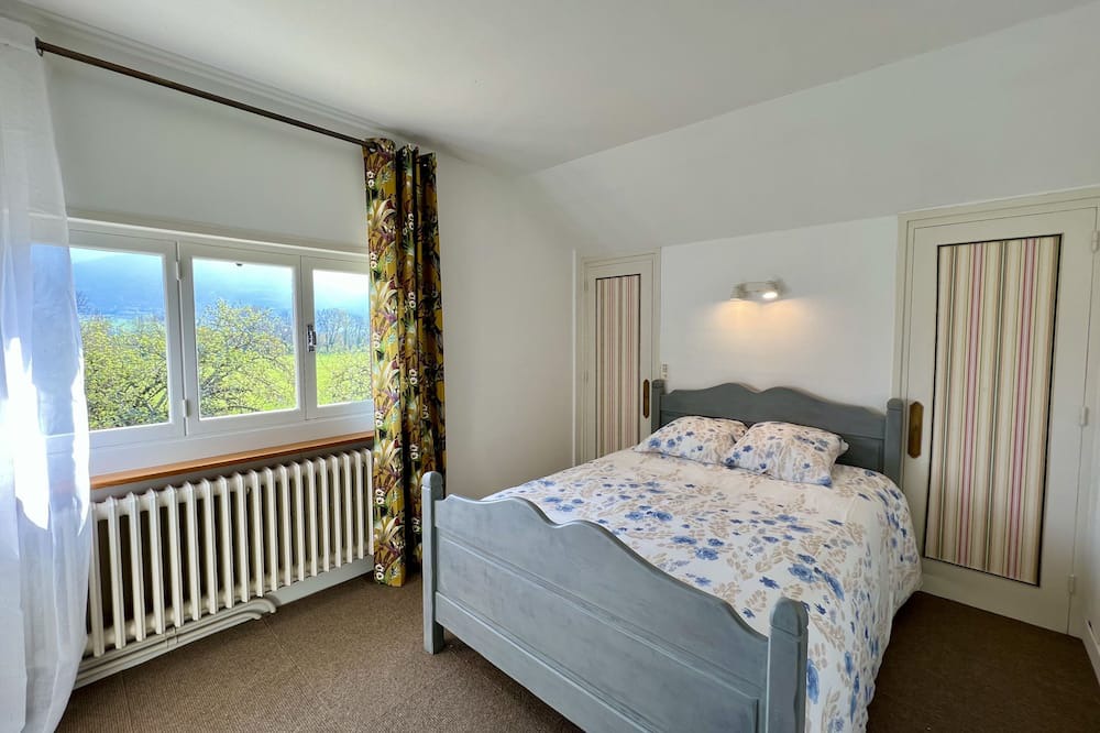 Photo of Bedroom in Champagne-en-Valromey