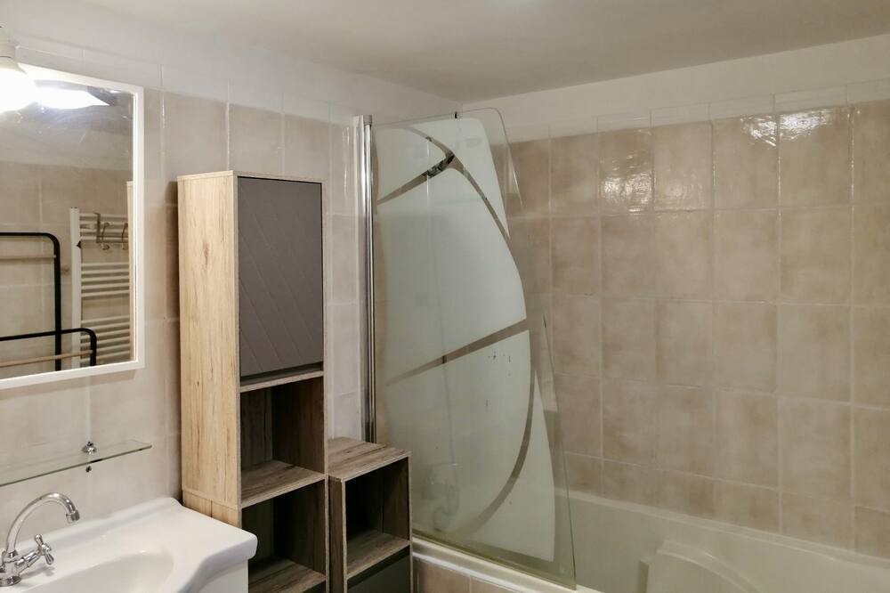 Photo of Bathroom in Marguerittes