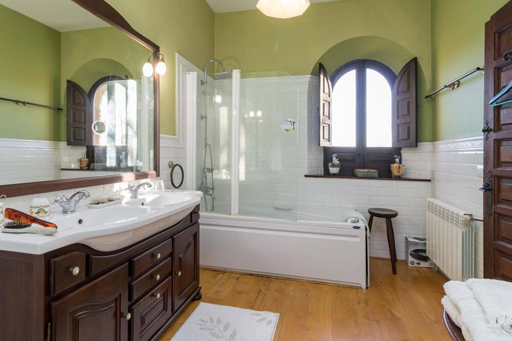 Photo of Bathroom in Hoz de Anero