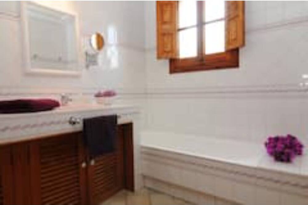 Photo of Bathroom in Esporles