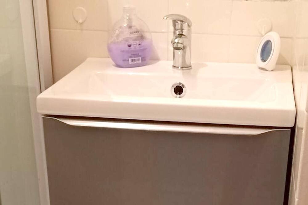 Photo of Bathroom in Centre Deux