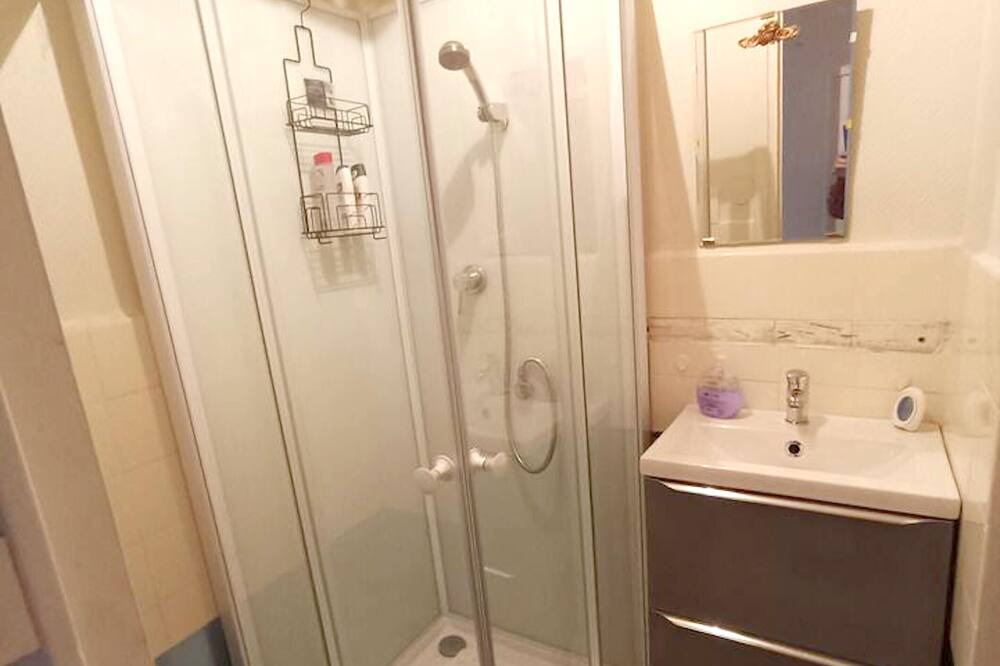 Photo of Bathroom in Centre Deux