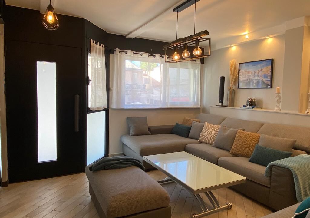 Photo of Livingroom in Endoume