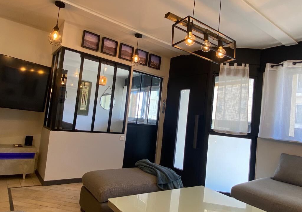 Photo of Livingroom in Endoume