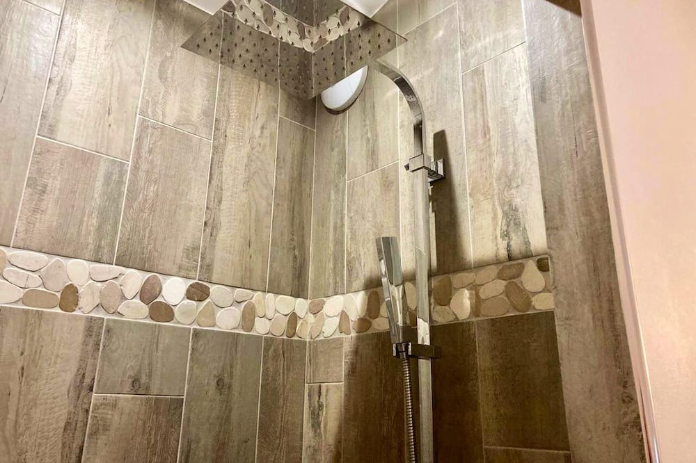Photo of Bathroom in Balazuc