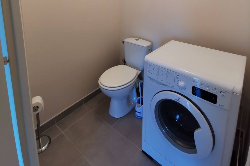 Photo of Bathroom in Saint-Genis-Pouilly