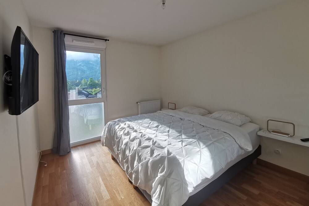 Photo of Bedroom in Saint-Genis-Pouilly