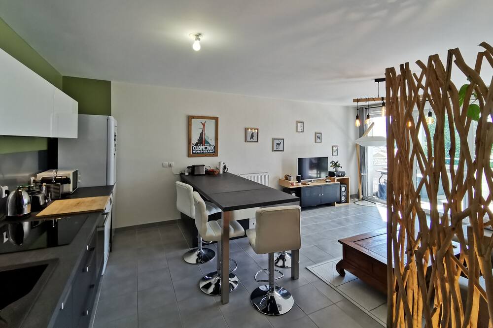 Photo of Kitchen in Saint-Genis-Pouilly