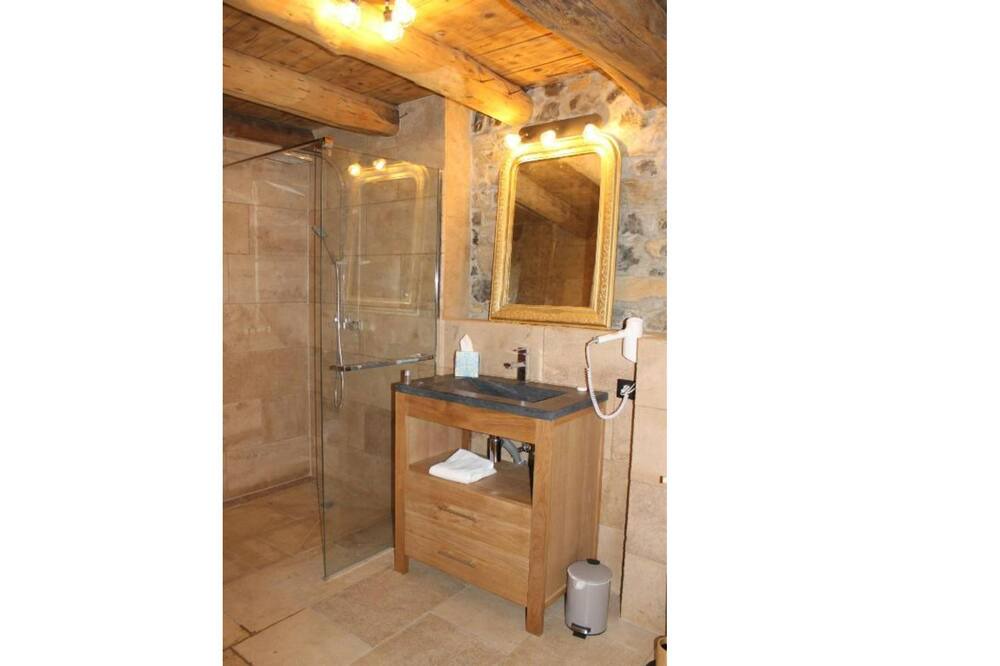 Photo of Bathroom in Viuz-en-Sallaz
