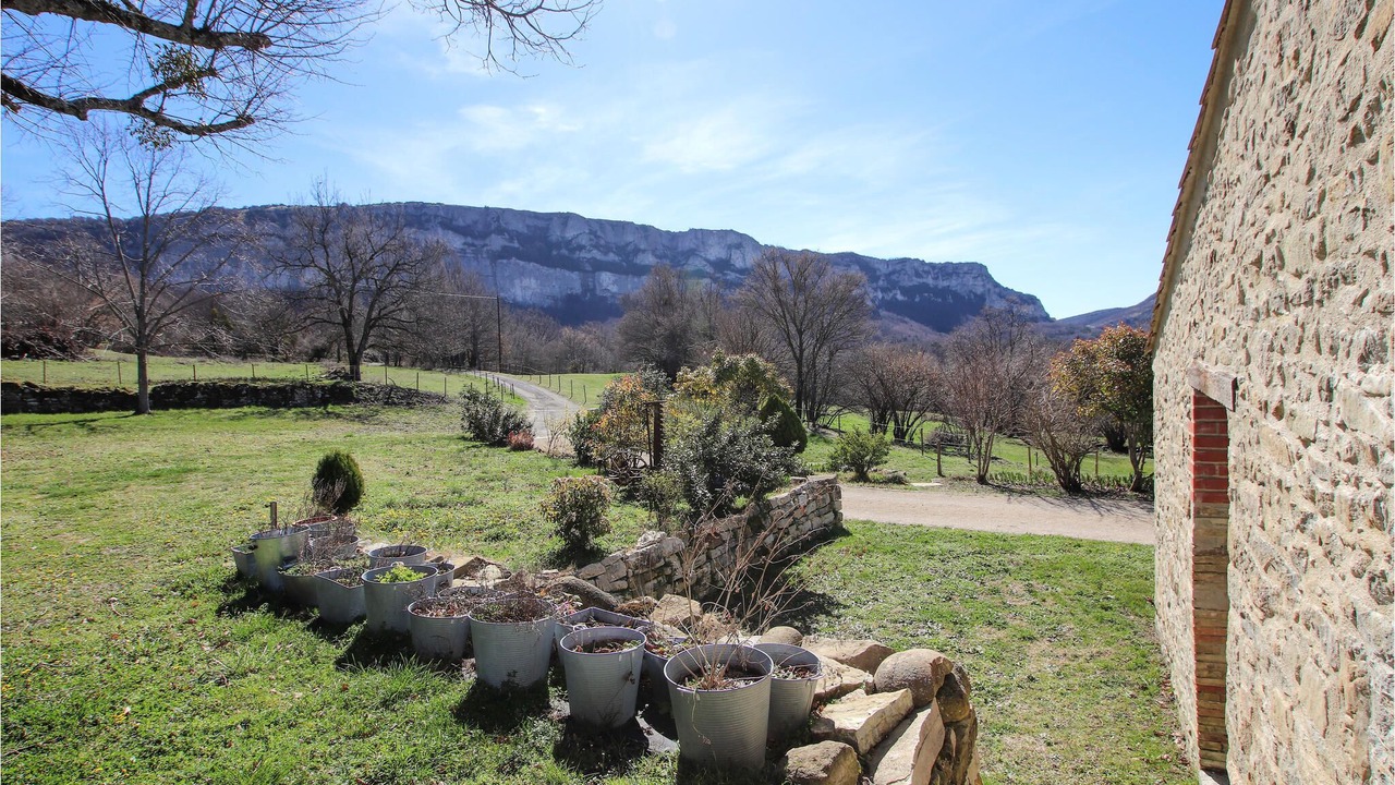 Photo of Outdoor in Eyzahut