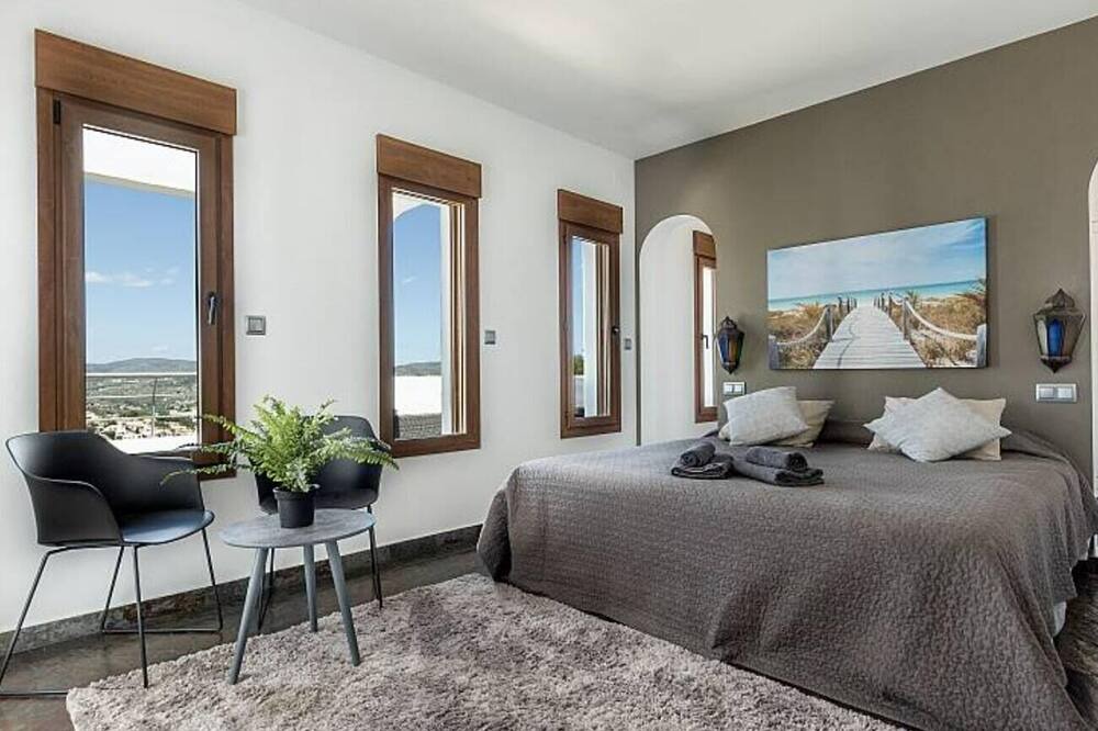 Photo of Bedroom in Arnella