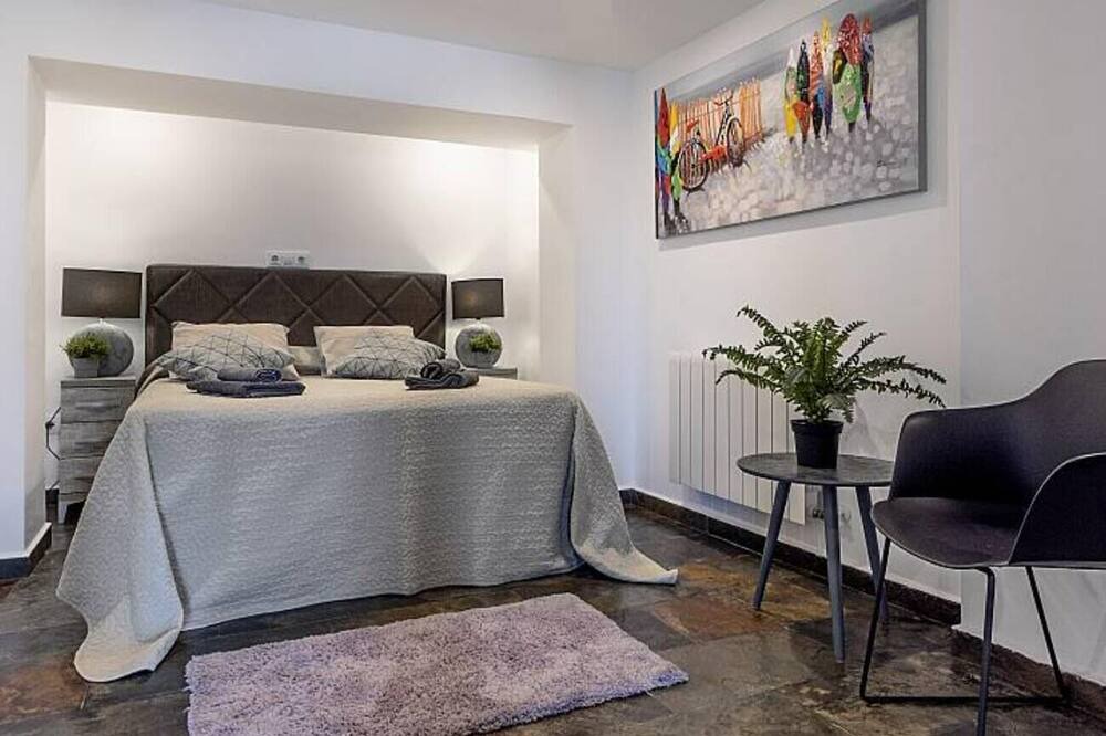 Photo of Bedroom in Arnella