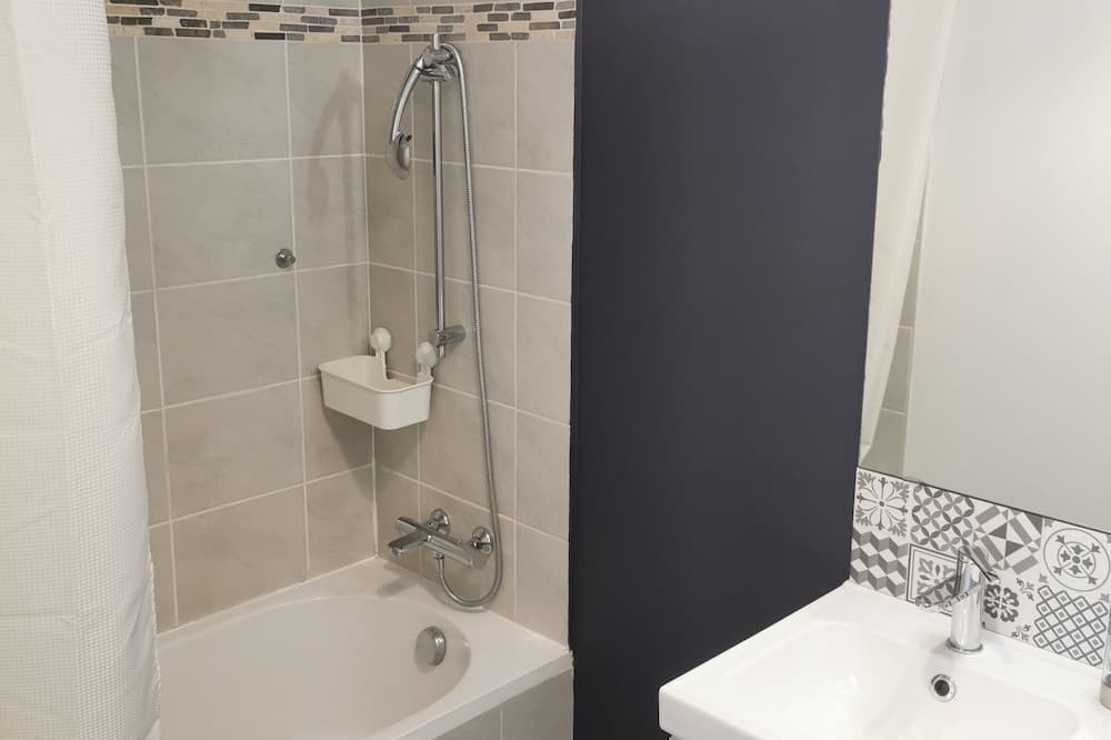 Photo of Bathroom in Morieres-les-Avignon