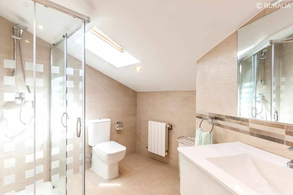 Photo of Bathroom in Orena