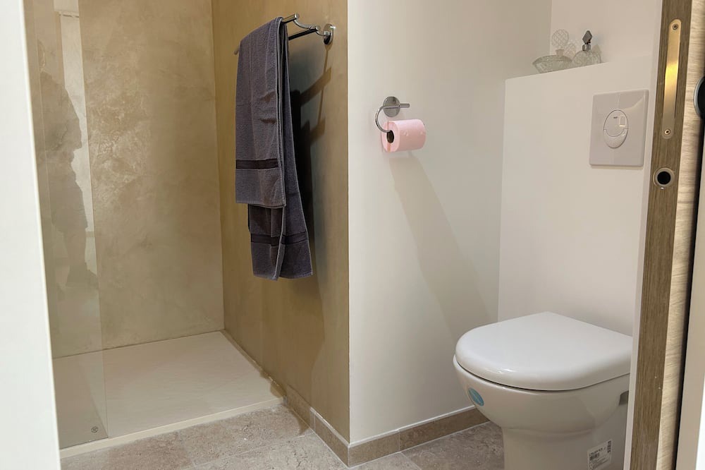 Photo of Bathroom in Castillon-du-Gard