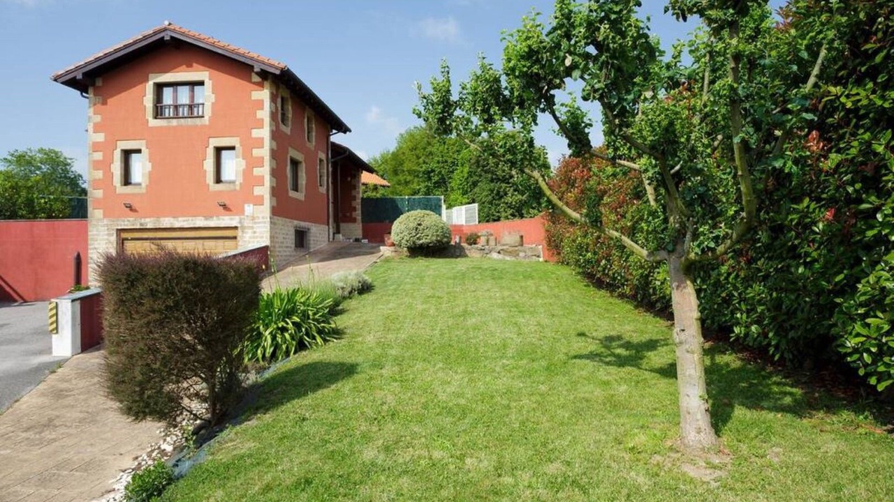 Photo of Outdoor in Mompia
