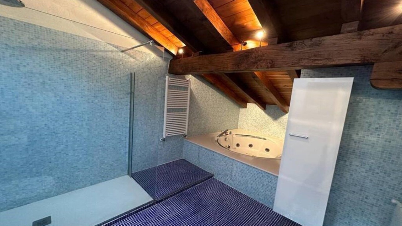 Photo of Bathroom in Mompia