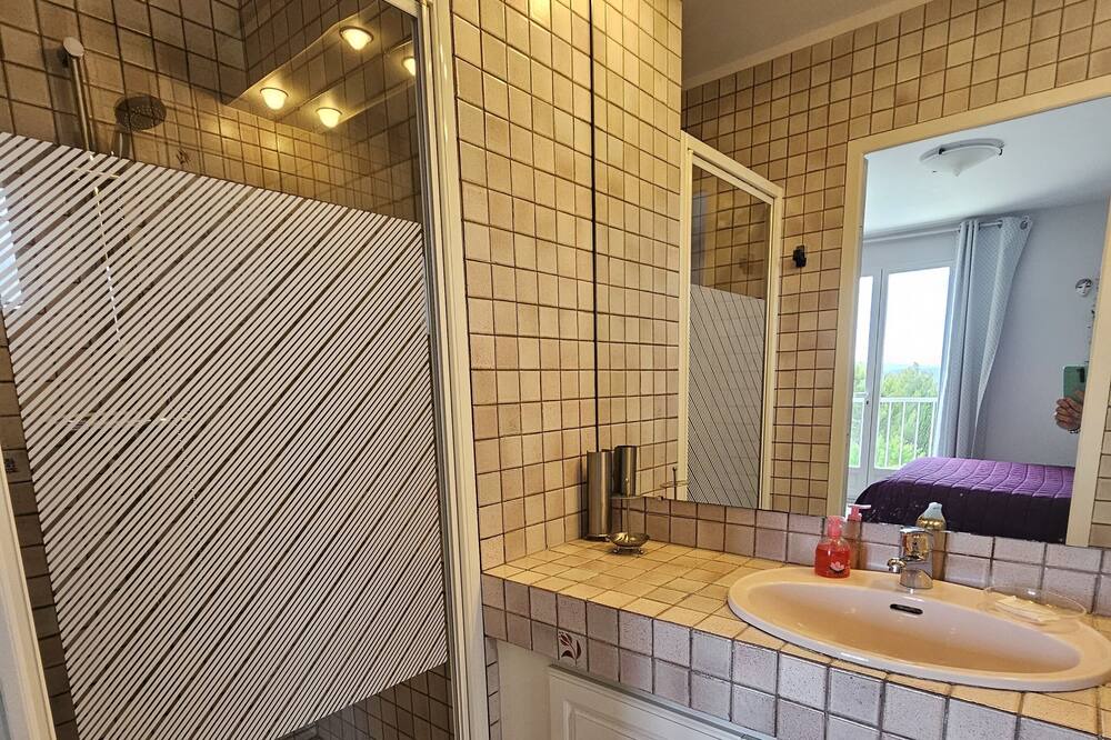 Photo of Bathroom in Nord