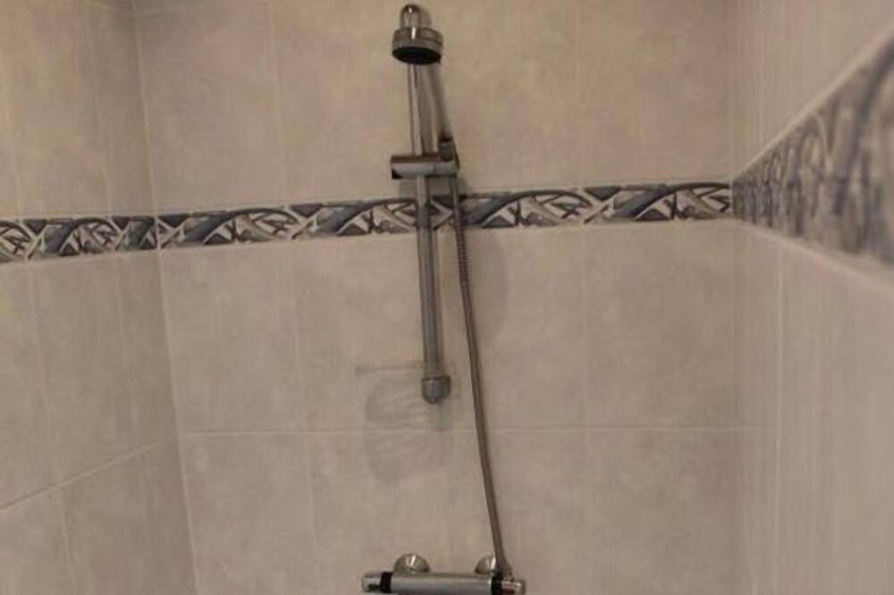 Photo of Bathroom in Parey