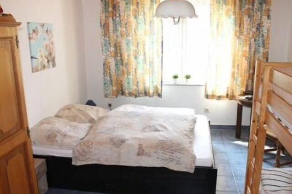 Photo of Bedroom in Parey