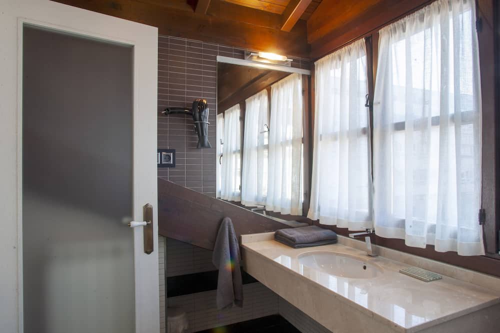 Photo of Bathroom in Luanco