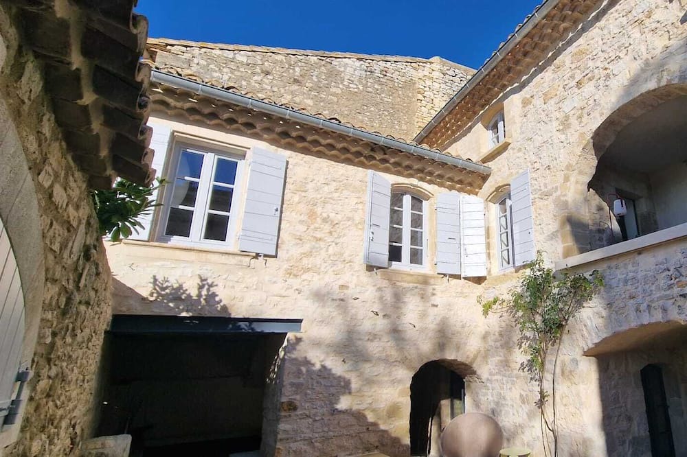 Photo of Outdoor in Arpaillargues-et-Aureillac