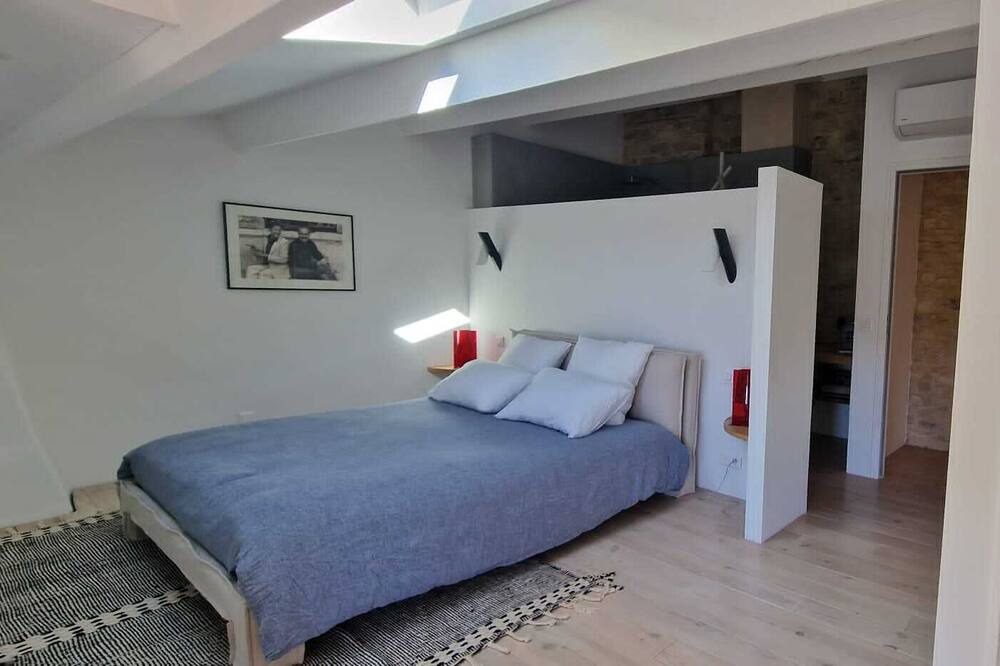 Photo of Bedroom in Arpaillargues-et-Aureillac