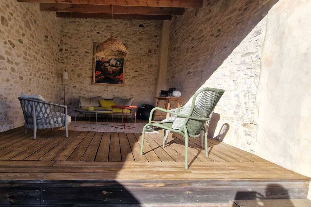 Photo of Outdoor in Arpaillargues-et-Aureillac