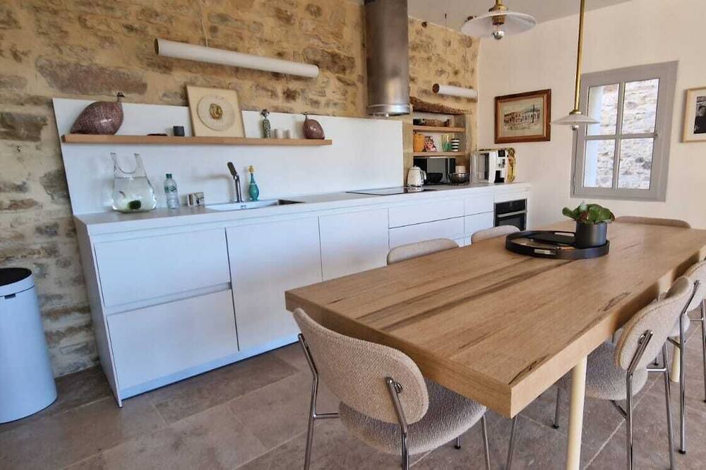 Photo of Kitchen in Arpaillargues-et-Aureillac