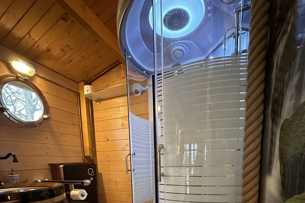 Photo of Bathroom in Neufeld