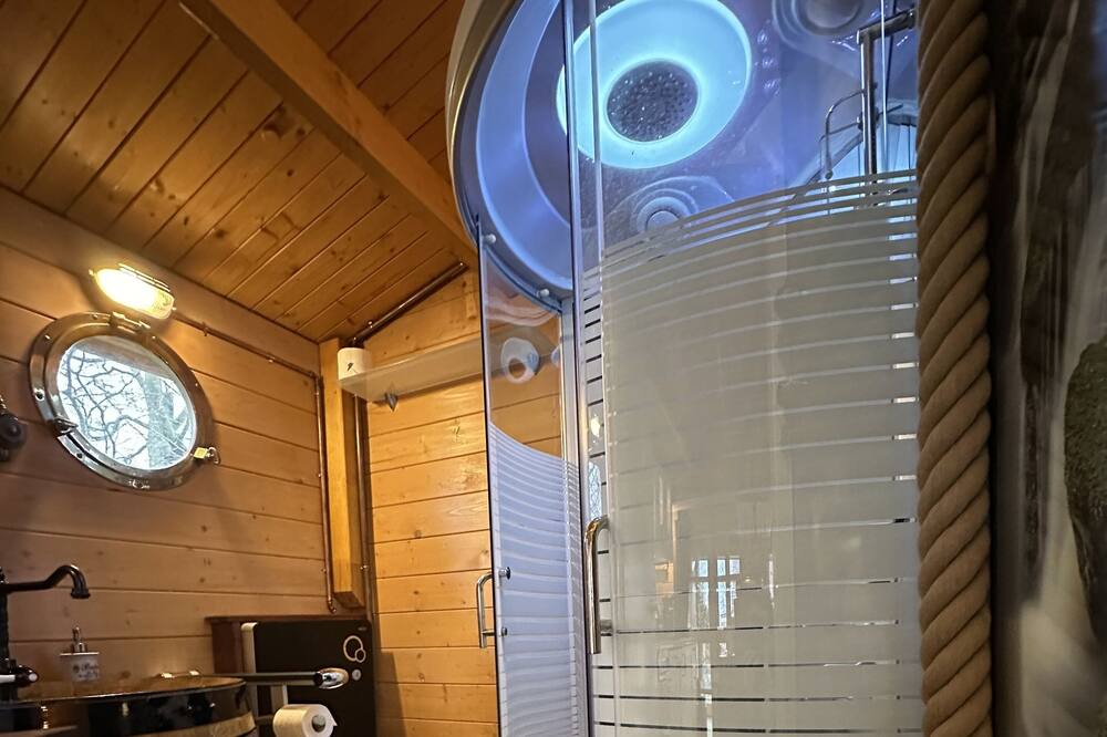 Photo of Bathroom in Neufeld