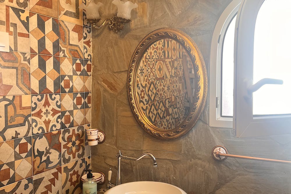 Photo of Bathroom in El Real de la Jara